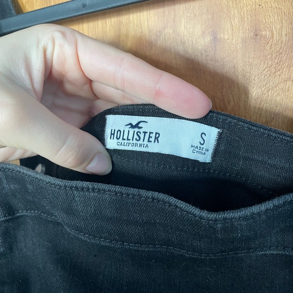 Black denim Hollister belted mini dress- adjustable straps and waist. - Picture 4 of 7